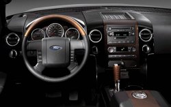 163_0808_08z+2008_ford_f_150_super_crew_harley_davidson+interior_view.jpg