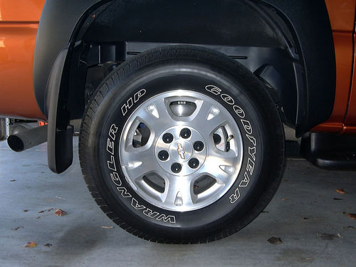 normal_AAO%20tire%20002%20800-600.jpg