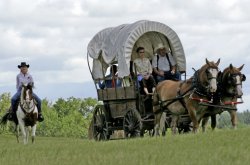 covered-wagon-minnesota.jpg