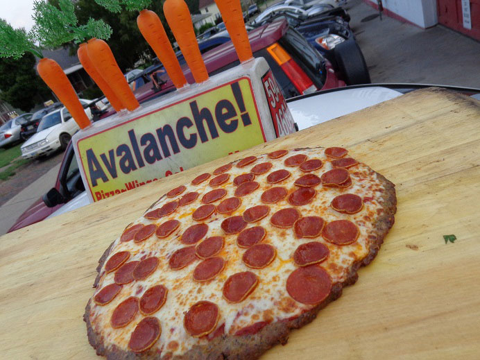 avalanchepizza.net